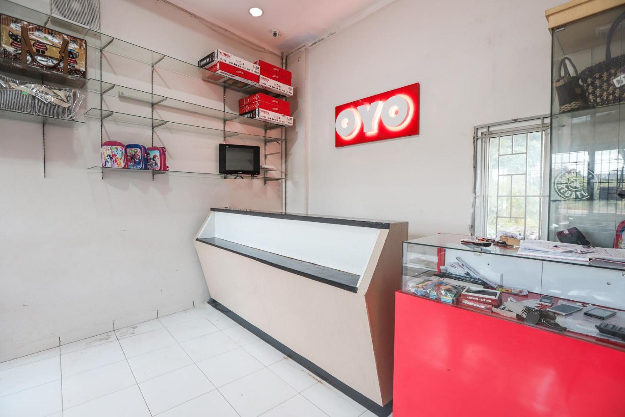 Oyo 387 Alfa Guest House Tegal  Bagian luar foto