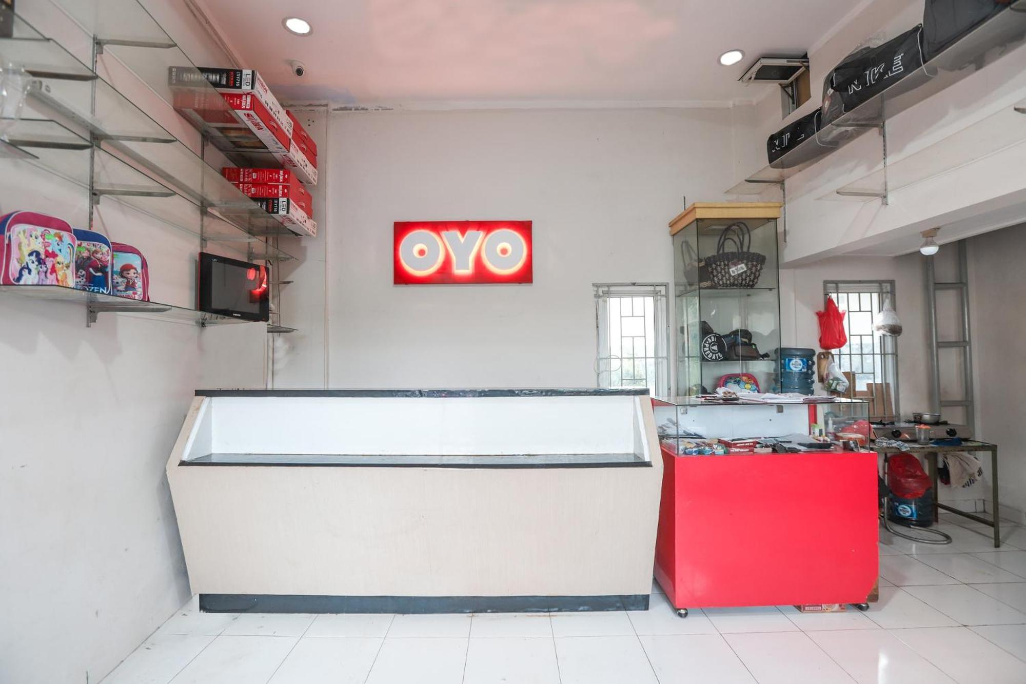 Oyo 387 Alfa Guest House Tegal  Bagian luar foto