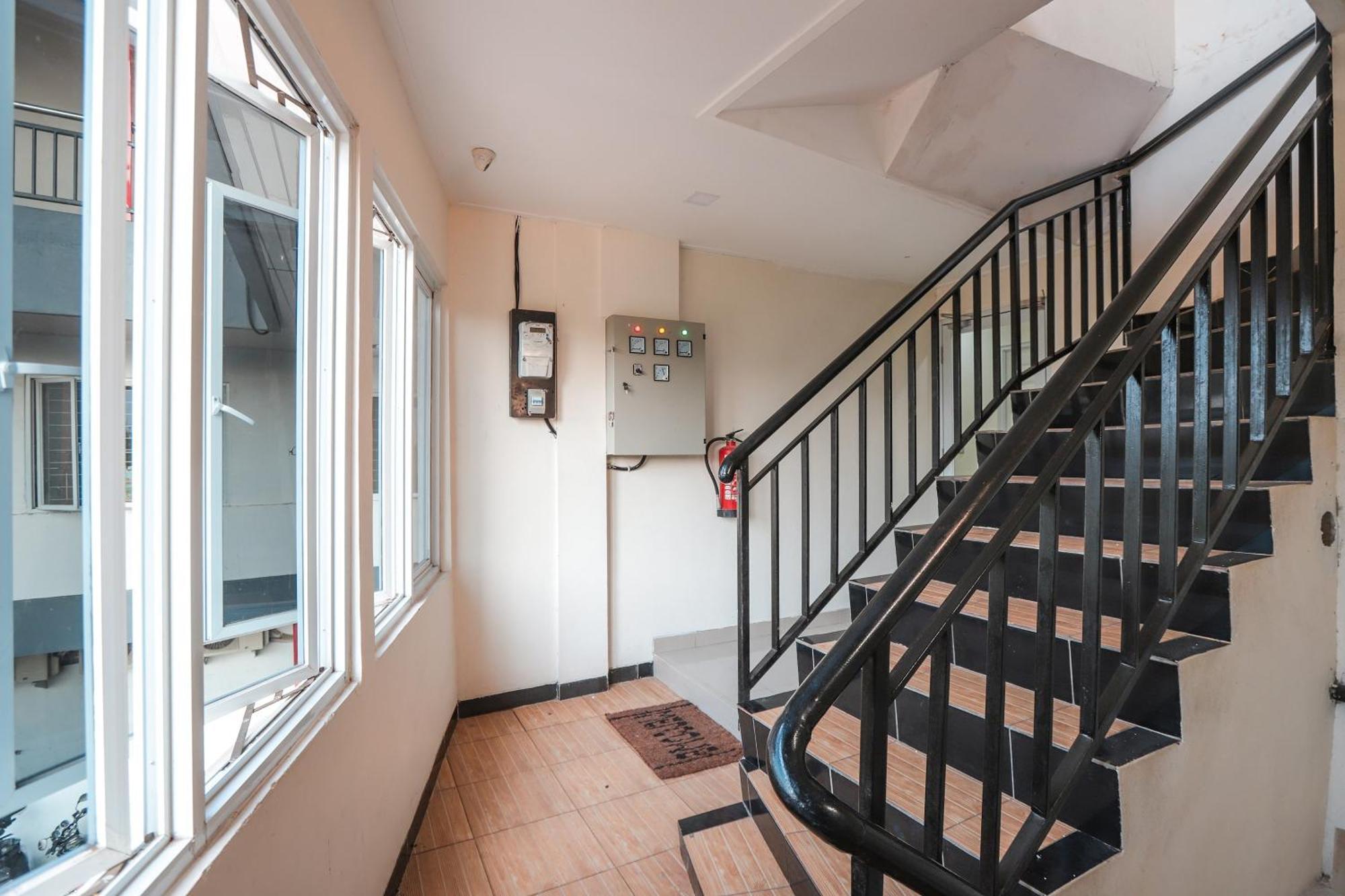 Oyo 387 Alfa Guest House Tegal  Bagian luar foto